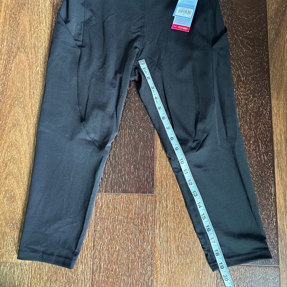 NEW Pop Fit Capri Length Leggings - Picture 9 of 9